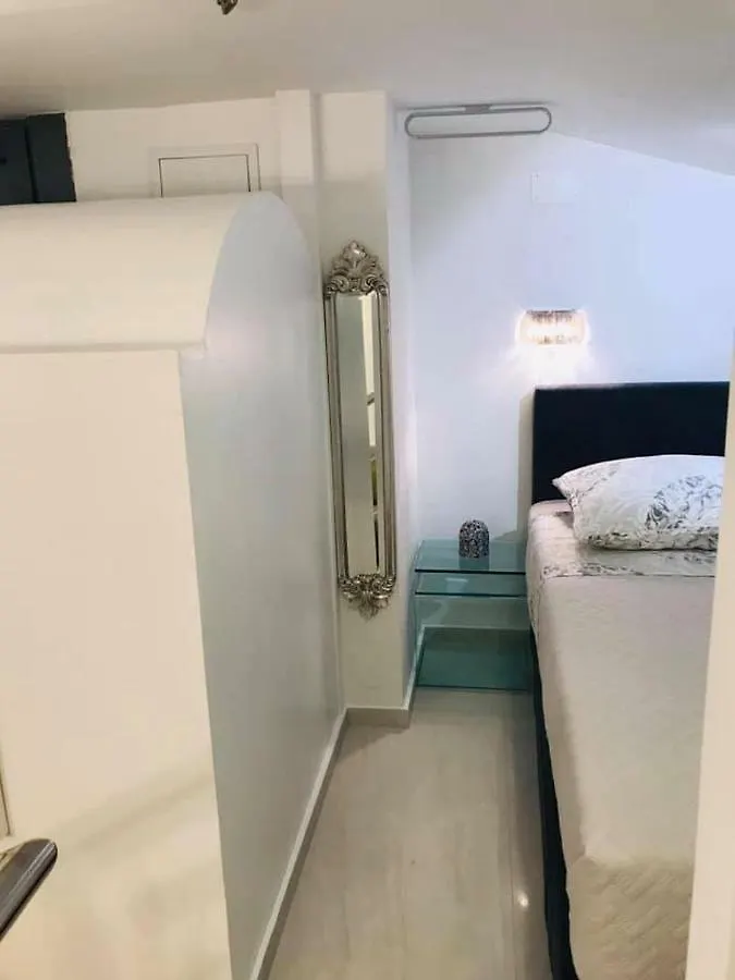 Charming Studio Apartment Mari In City Centre Split 0*,