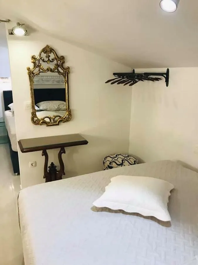 Charming Studio Apartment Mari In City Centre Split