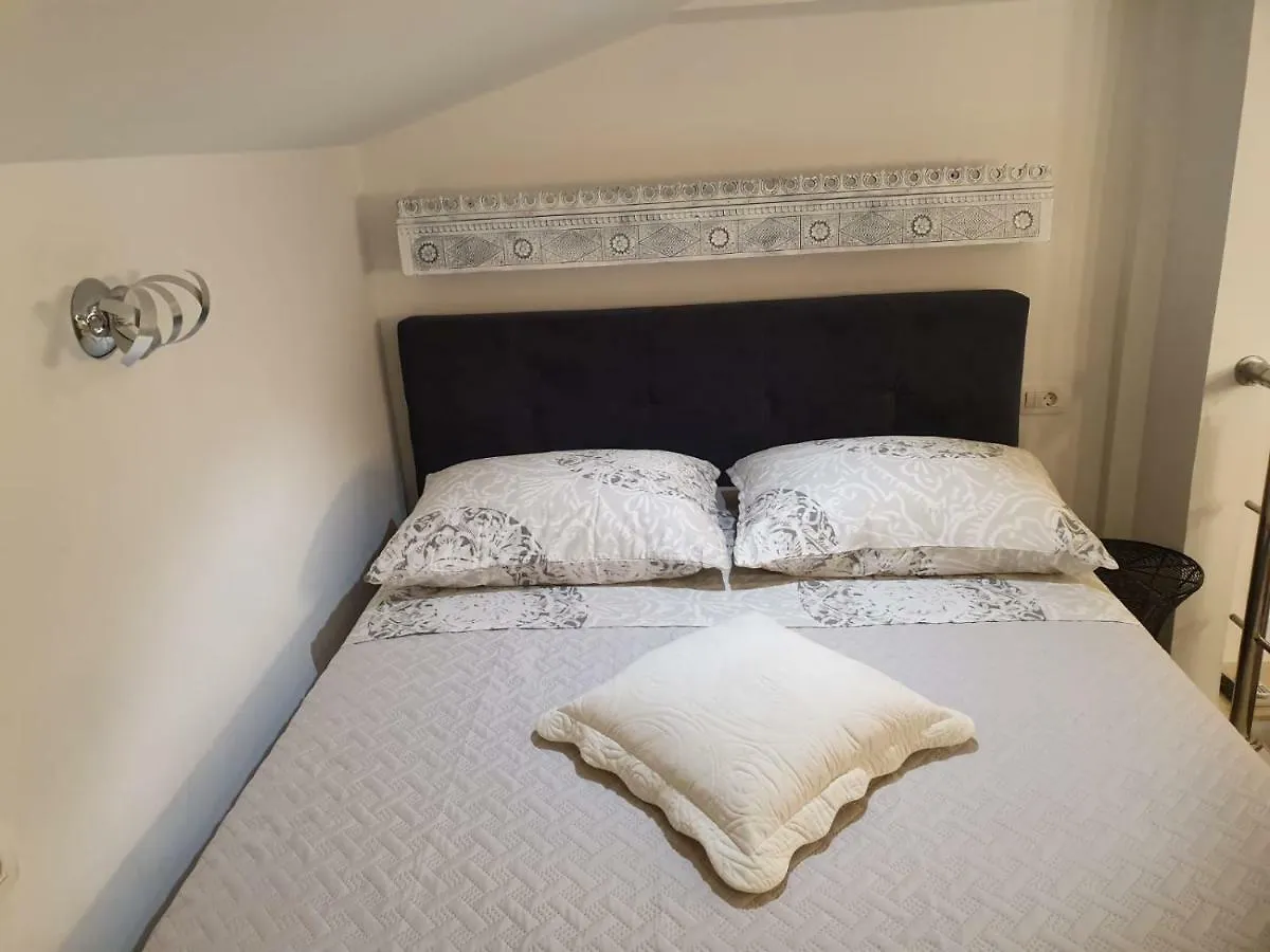 Charming Studio Apartment Mari In City Centre Split